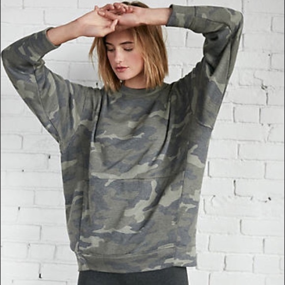 NWOT Express One Eleven Oversized Distressed Camo Sweatshirt size M - Picture 1 of 9